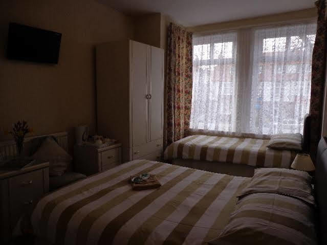 The Phoenix Guest house 3*